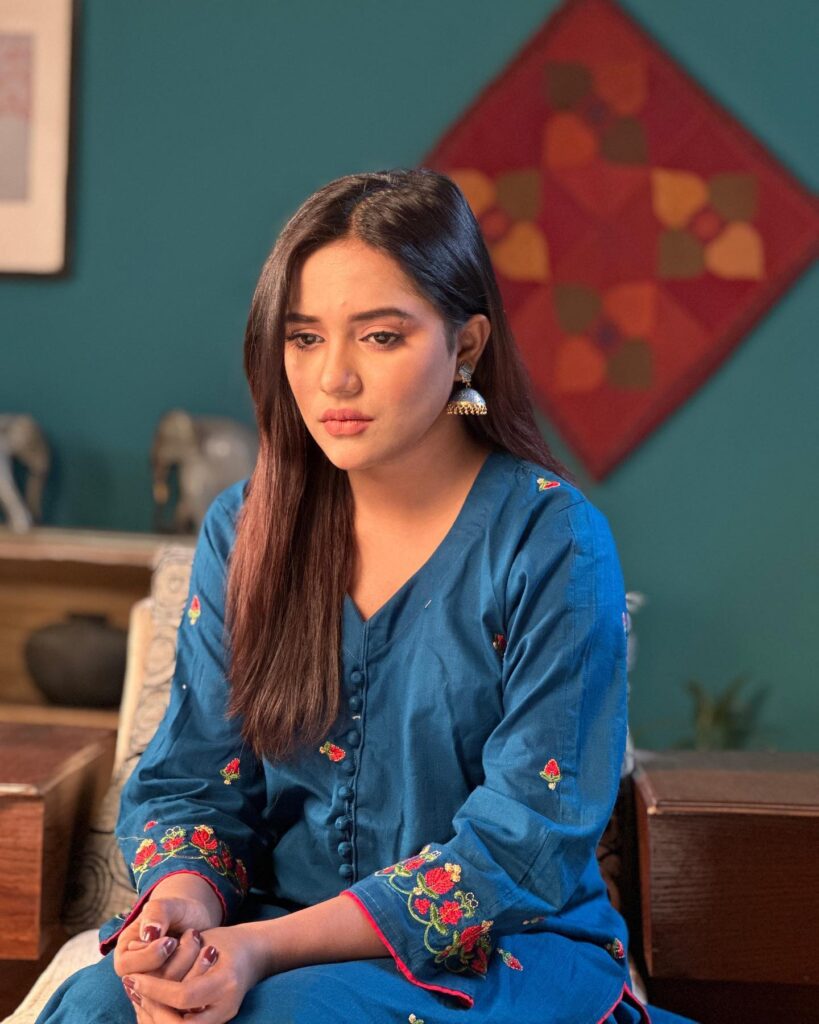 samira mahi khan age